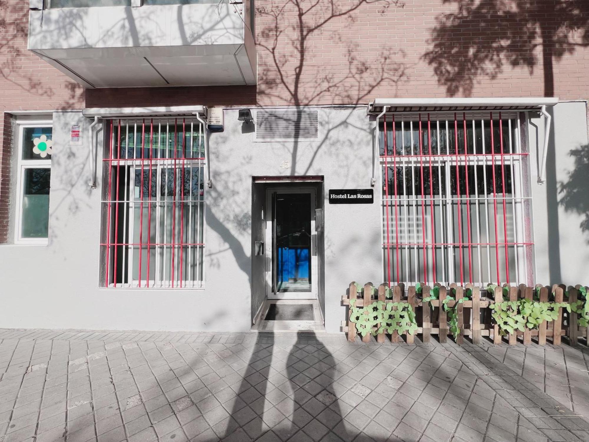 Hostel Las Rosas Madrid Esterno foto